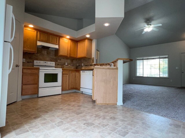 Building Photo - 3857 N Tipton Way