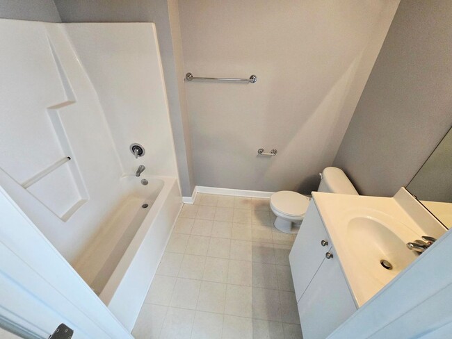 Building Photo - Blue Seas Properties -2