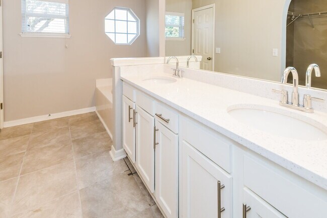 Building Photo - 11157 Wyndham Hollow Ln
