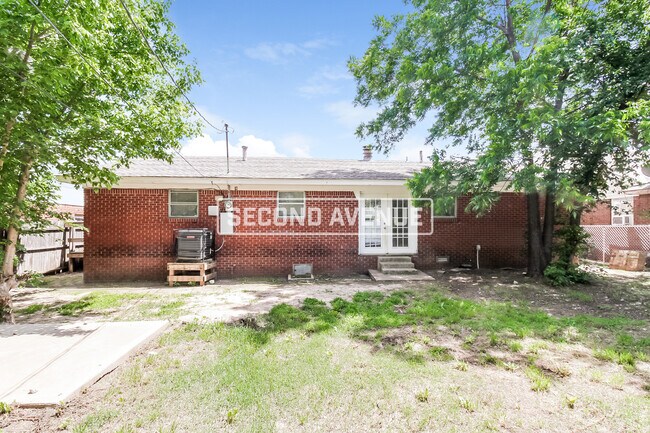 Building Photo - 2517 SW 67th St