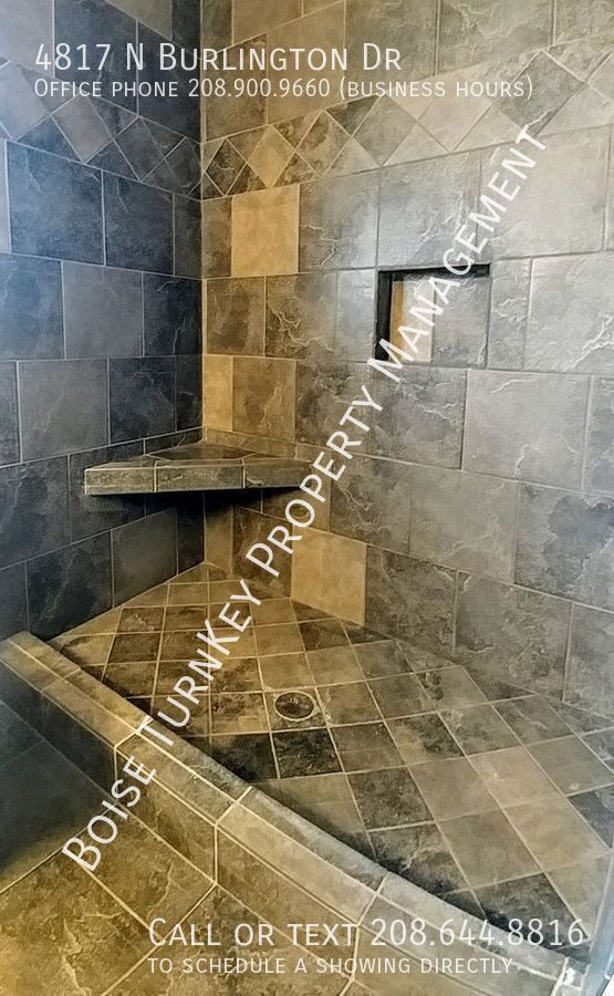 Building Photo - 4817 N Burlington Cir