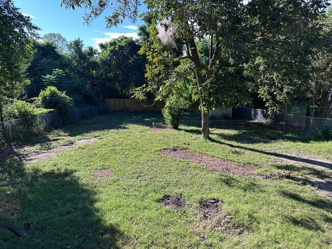 Building Photo - Cottage Style Home