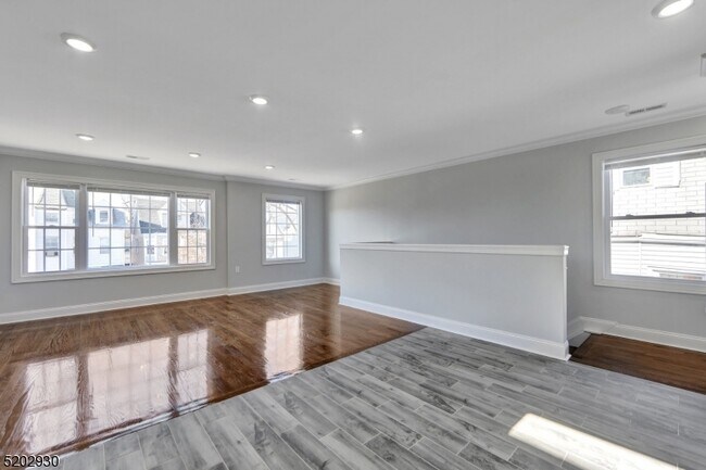 Building Photo - 126 N 15th St