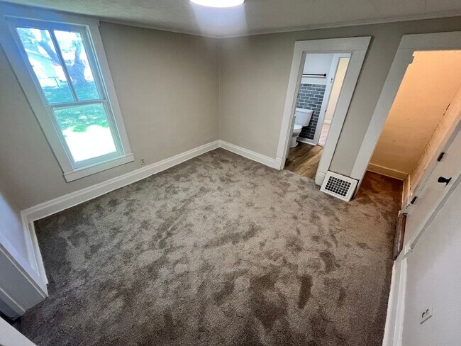 Building Photo - Adorable 1 story home is needing YOU!