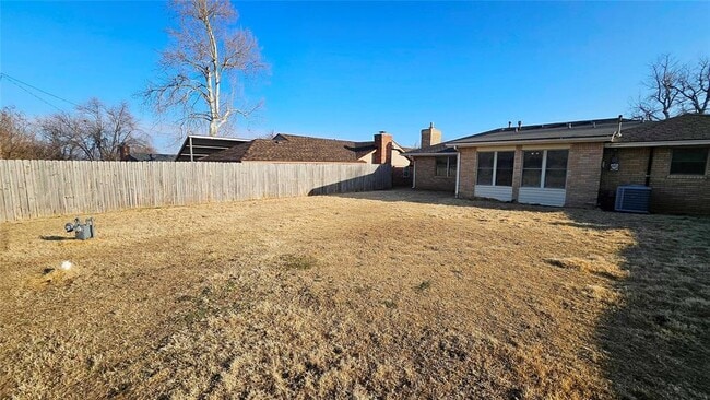 Building Photo - 1008 W Silver Meadow Dr