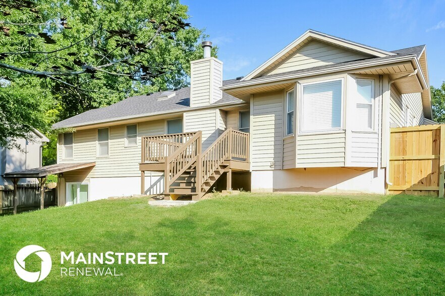 Building Photo - 1216 SW Huntington Rd