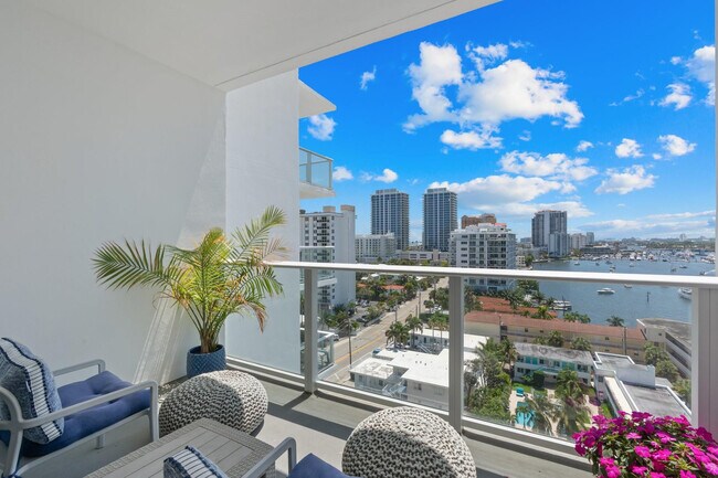 Building Photo - 401 N Birch Rd