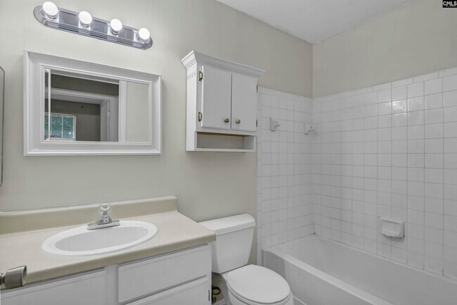 Building Photo - 600 Hulon Cir