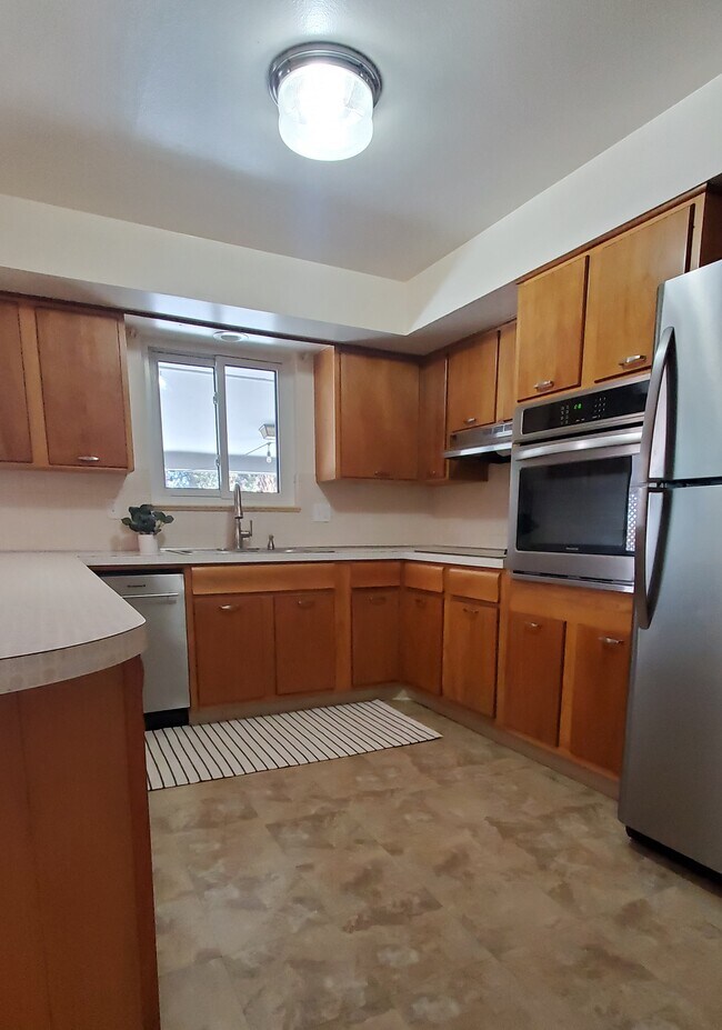 Building Photo - 3260 Dudley St