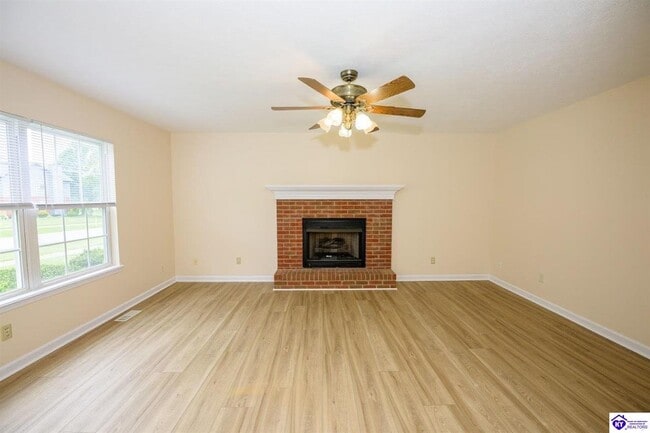 Building Photo - 1802 Oriole Dr
