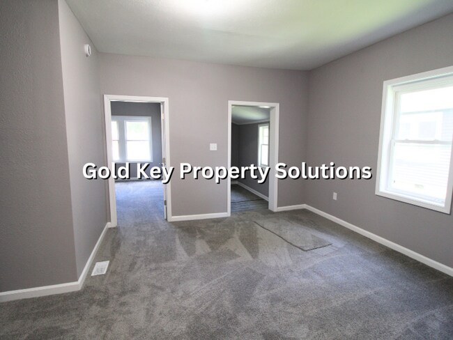 Building Photo - Fully Renovated 3 BR 2 BA House with Upgraded Appliances (NO SECTION 8)