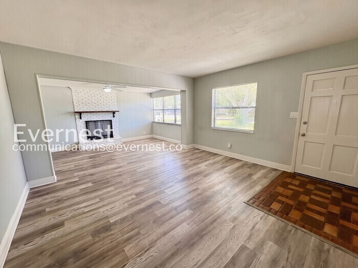 Building Photo - 10115 N Ashley St