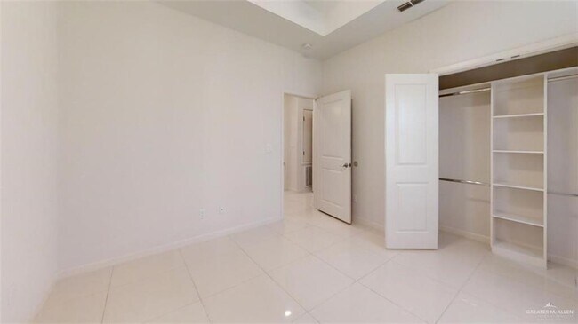 Building Photo - 9 Nightingale Ave
