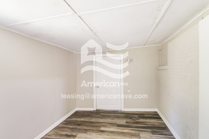 Building Photo - 4231 Searcy St