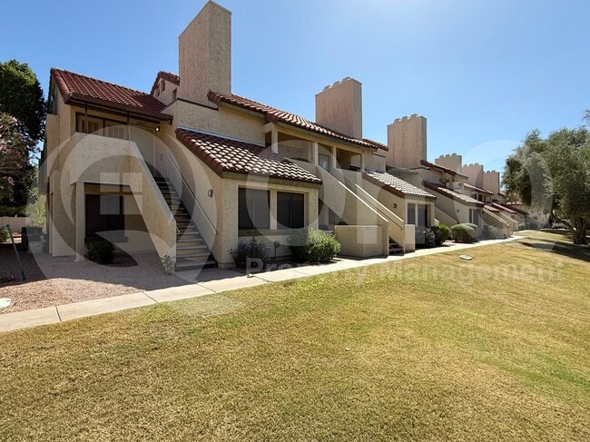 Primary Photo - 30 E Brown Rd