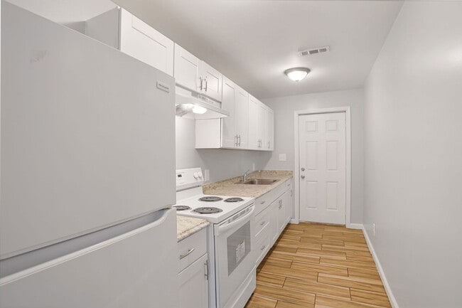 Building Photo - 615 Oliver St NW