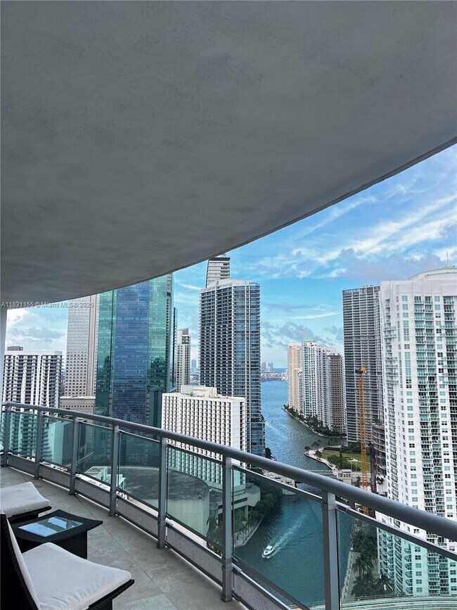 Building Photo - 350 S Miami Ave