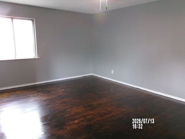 Building Photo - Spacious home with lots of personality located in Lawton Heights