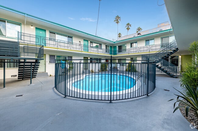 Courtyard - The Mariposa