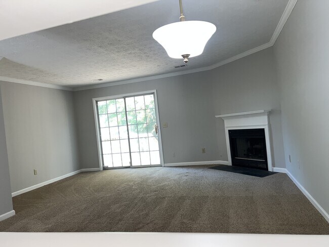 Building Photo - 3455 Kingswood Run