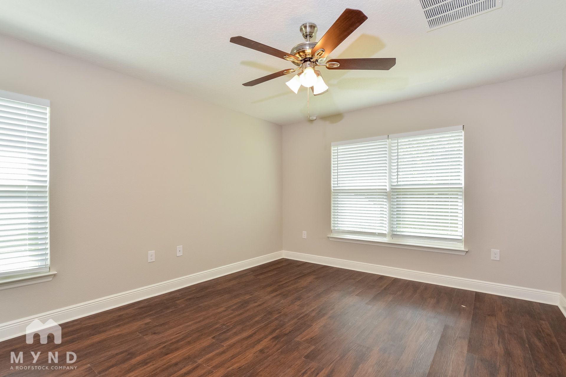 Building Photo - 1947 Angel Fish Loop