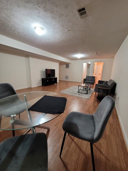 Building Photo - 1409 Old Cannon Rd