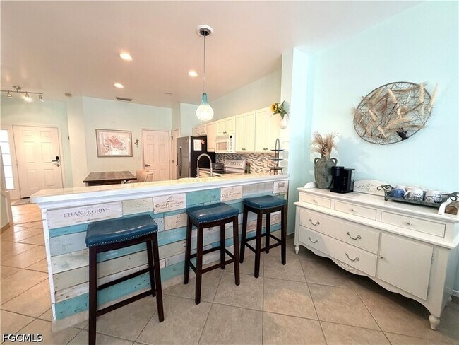 Building Photo - 8311 Village Edge Cir