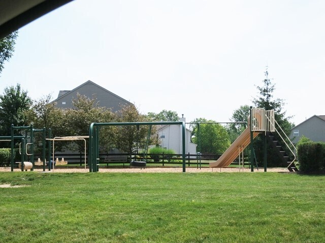 Building Photo - 6702 Meadow View Ct
