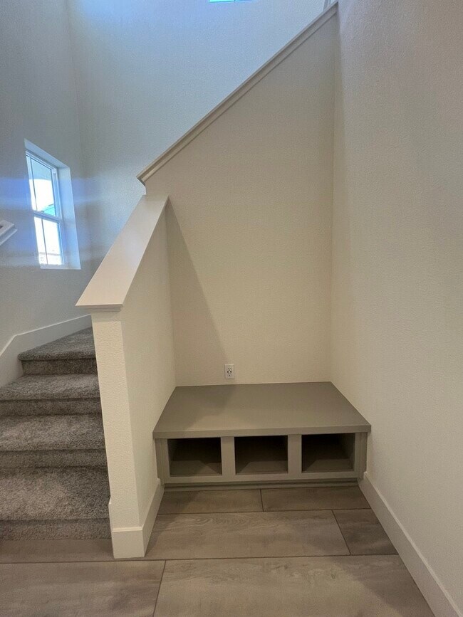 Building Photo - 1748 Jade Pl