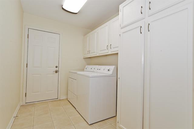 Building Photo - 6957 Helsem Way