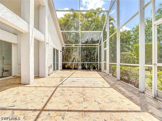 Building Photo - 351 Pindo Palm Dr