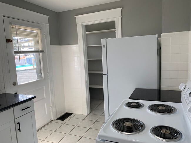 Building Photo - Norwood Duplex W/ Driveway Parking