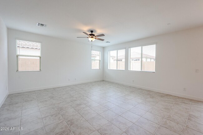 Building Photo - 14784 W Smoketree Dr