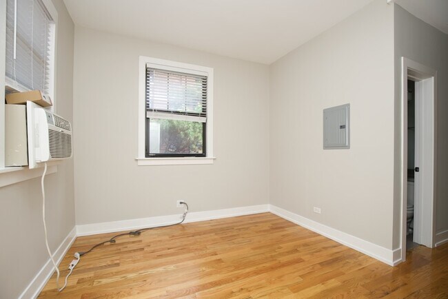 Building Photo - 2917 N Mildred Ave