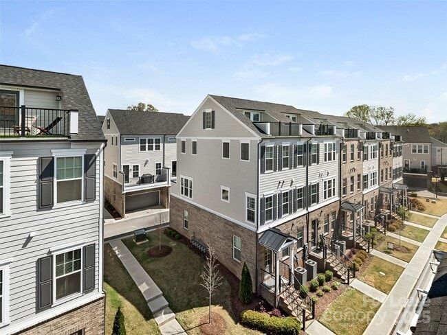 Building Photo - 5044 Harrowsmith Ln