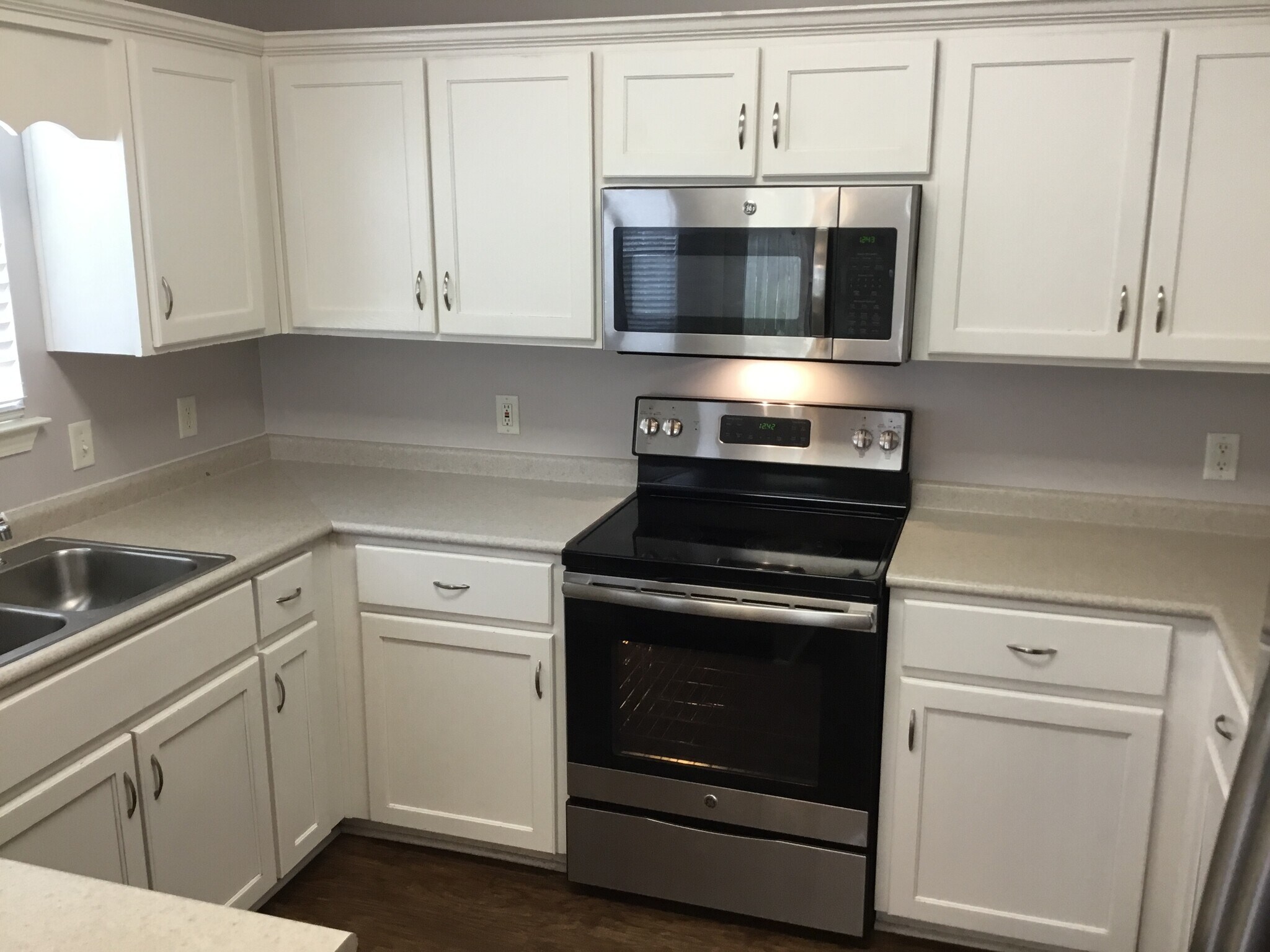 Building Photo - 805 Laurel Hill Cir