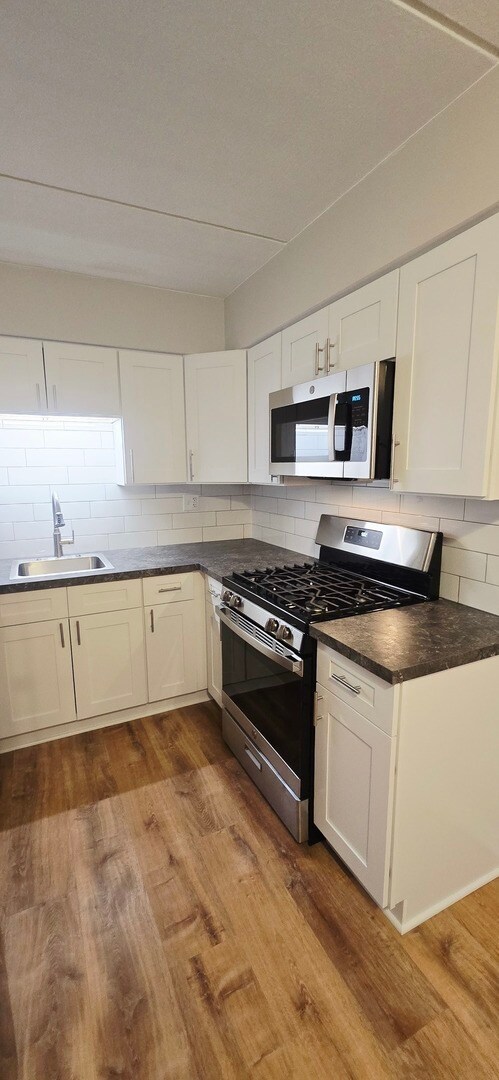 Building Photo - 318 W Naperville Rd