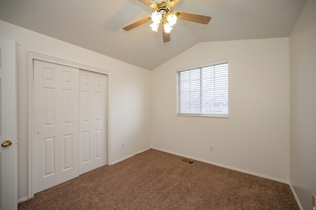 Building Photo - 8004 Old Barn Dr