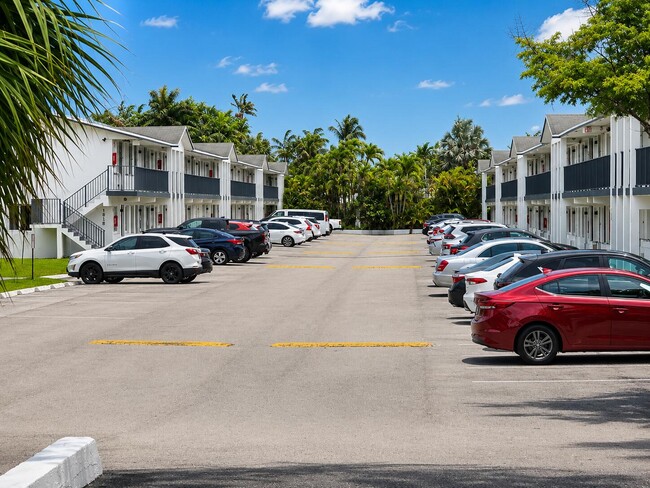 Building Photo - 1814 E Oakland Park Blvd