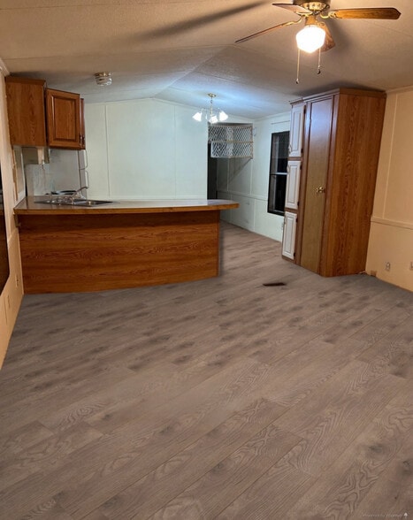 Building Photo - 9 West Rd