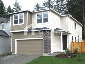 Building Photo - 3 Bedroom, 2.5 Bathroom Andasio Villiage Home in Port Orchard