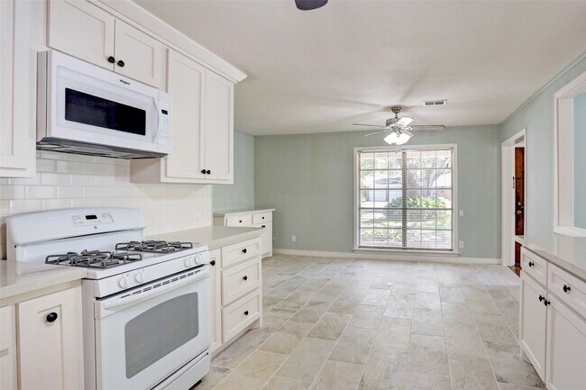 Building Photo - 3611 Galway Ln