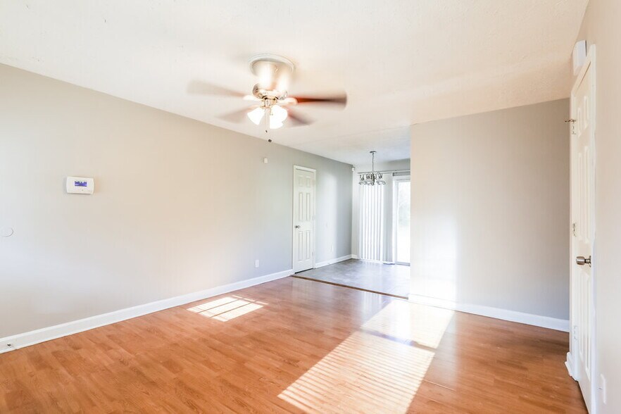 Building Photo - 6641 Wealthy Ct