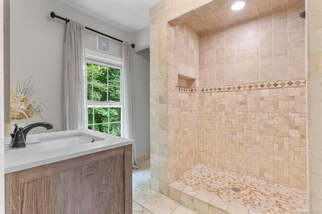 Building Photo - 286 Marlborough St