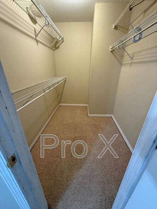 Building Photo - 1603 Annie Baxter Ave