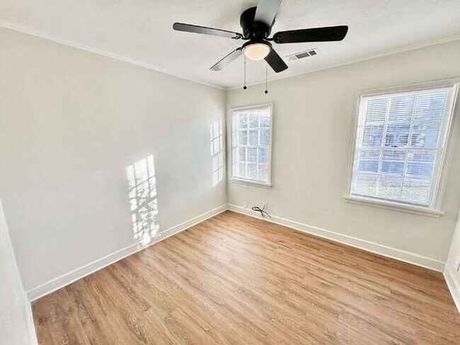 Building Photo - 3880 Spottswood Ave