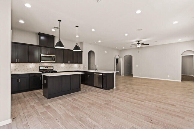 Building Photo - 13591 Hazlewood St