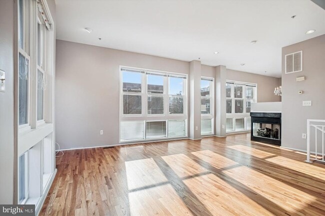 Building Photo - 1662 N Quinn St