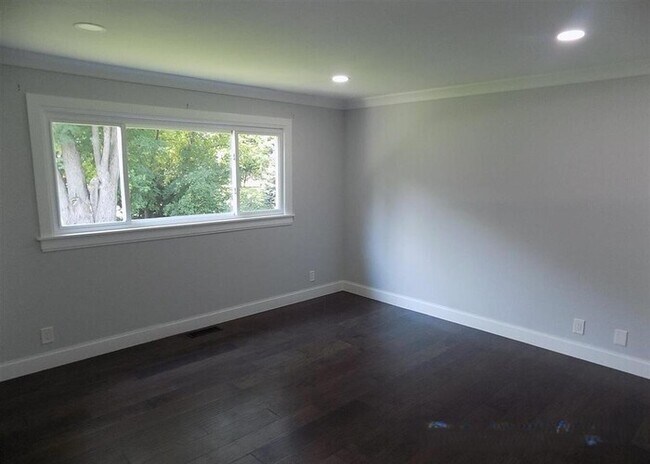 Building Photo - 3350 Adams Rd