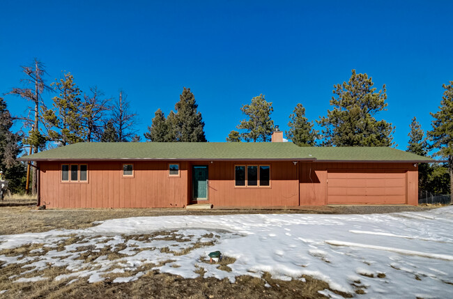 Building Photo - 517 Conifer Dr